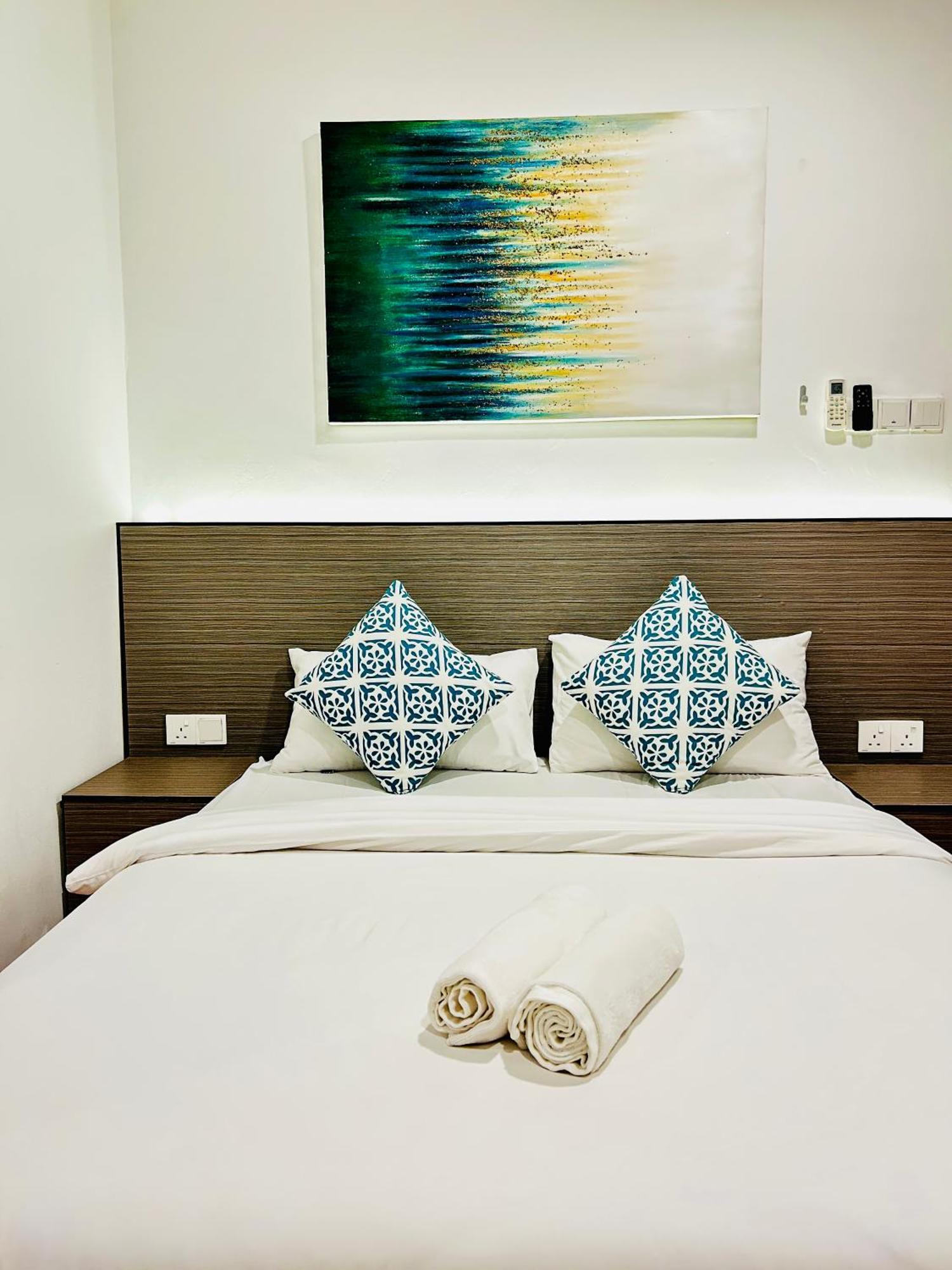 Kamar Queen Superior